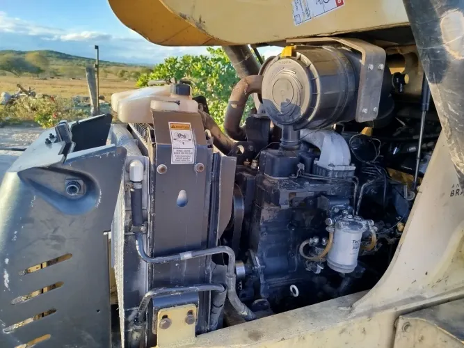Retroescavadeira New Holland b95b 4X4