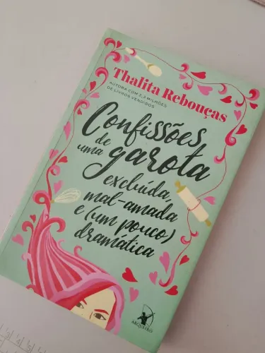 Livro Confissões de uma Garota Excluída - Thalita Rebouças | Bom Estado