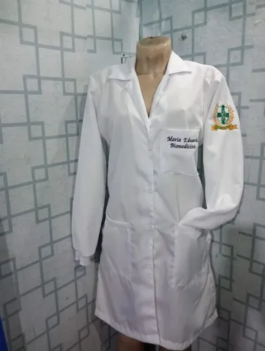 Jaleco bordado
