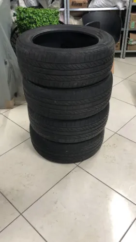 Jogo de Pneu Michelin 215/55 R17 Udado
