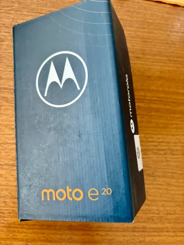 Celular Motorola Moto e20 32GB cor cinza