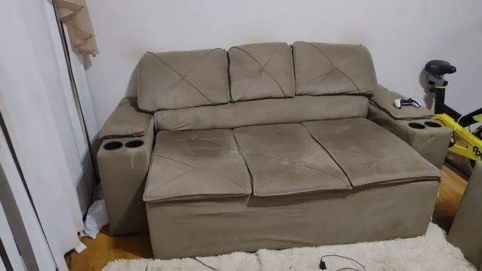 Vende sofá retrátil 3 lugares