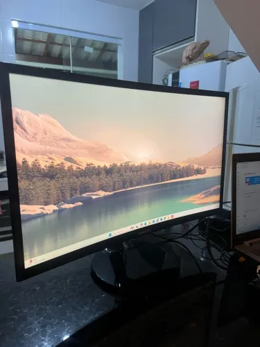 Monitor Samsung Curvo F390
