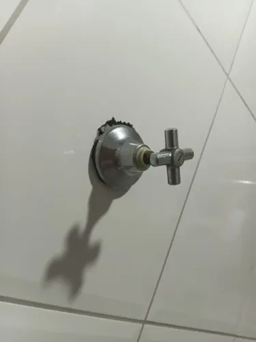 BOMBEIRO HIDRÁULICO. WhatsApp: 31- *