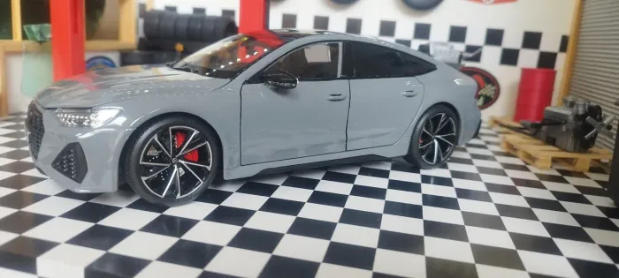 Audi Rs7 1/18
