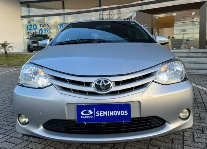 Toyota Etios X 1.3 Flex 16V 5P Mec. 2014