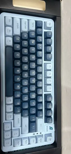 Teclado gamer mecânico GASKET