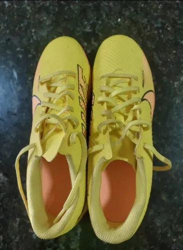 Chuteira da Nike Mercurial amarela original