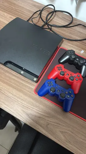 PS3 Slim com SSD 480GB + 3 Controles + Jogos