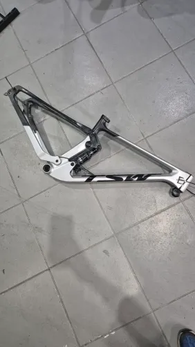 Quadro TSW FUll Quest carbon tam;15.5