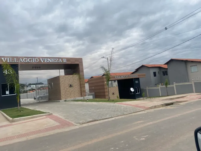 Aluga-se apartamento