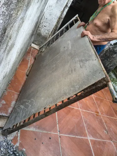 Portão com chapa de alumínio 