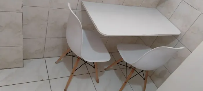 Mesa com cadeiras