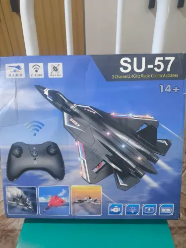 Avião de controle remoto 