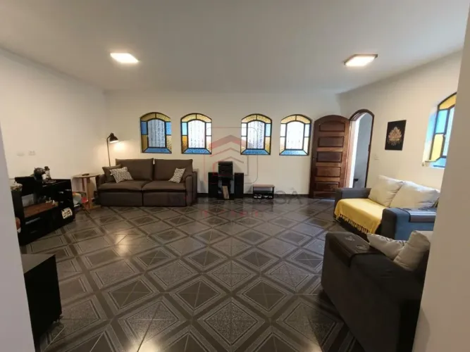 Sobrado à Venda | 179m² | 3 Dormitórios | Excelente Localização
