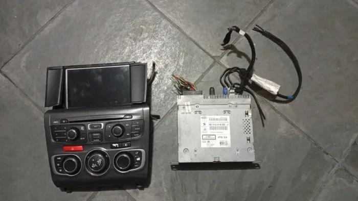 Kit Multimidia/ Radio Citroen C4 Lounge 2.0 2016