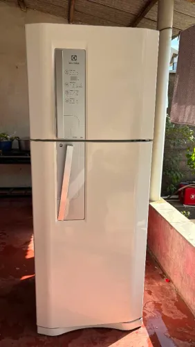 Geladeira Eletrolux Frost Free Df51