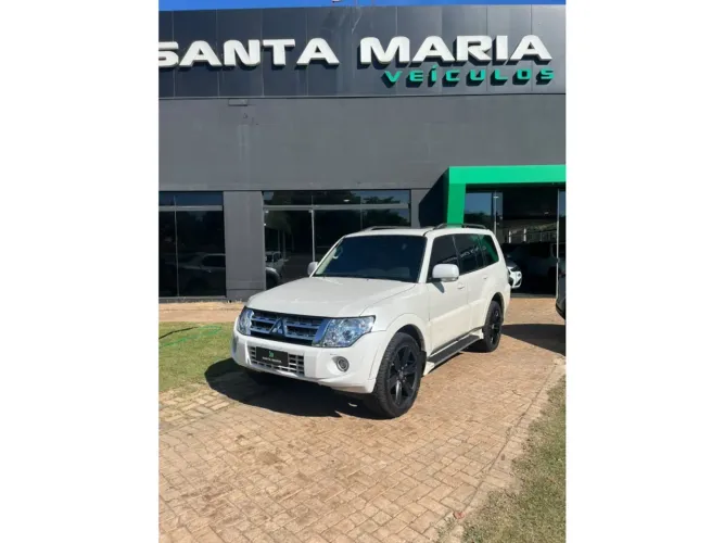Mitsubishi Pajero HPE Full 3.2 4X4 T.i.dies.3p Aut. 2013