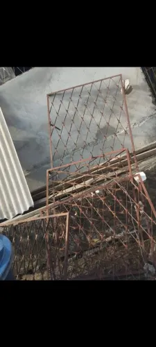 Vendo Grades pra janela e porta