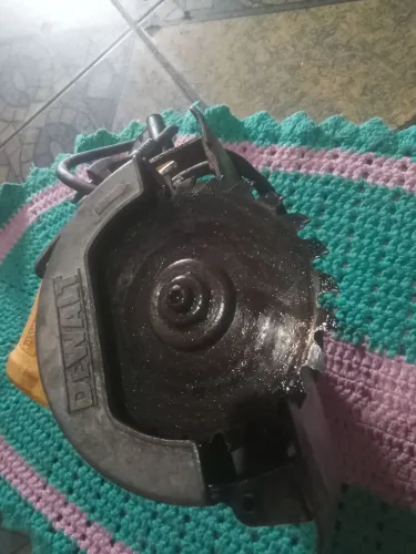Vendo maquita em perfeito estado funcionando perfeitamente 220volts