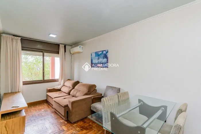 Apartamento à venda na Vila Ipiranga com 50 m² e 1 dormitório/quarto disponível.