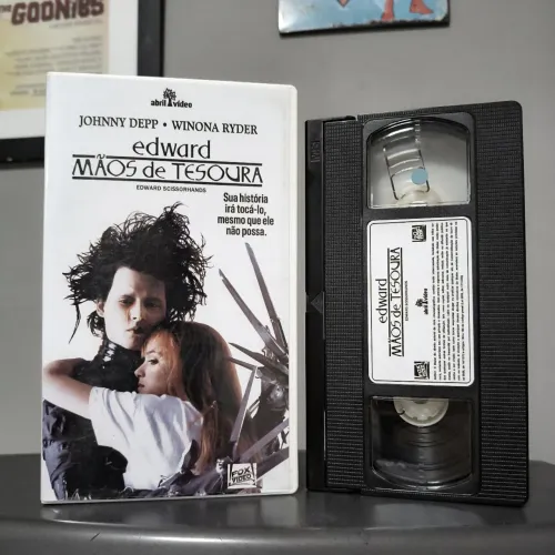 Fita VHS Edward Mãos de Tesoura - Dublado (Leia o anúncio)