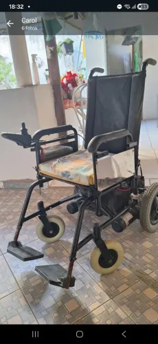 Cadeira de rodas elétrica com bateria de lítio! Semi nova!!