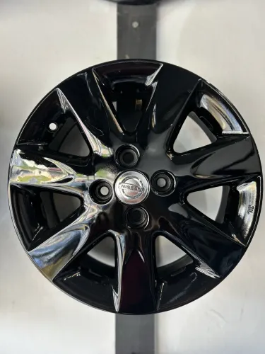 Jogo de Rodas Nissan March Aro 15 4x100