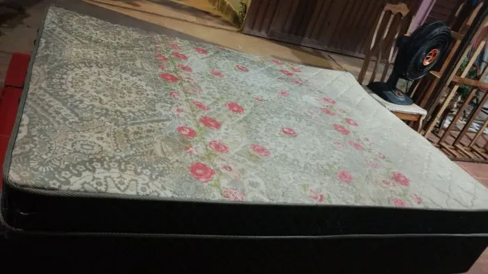 Vendo essa cama box.casal