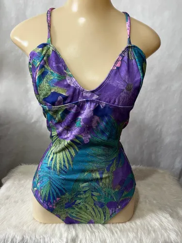 Maiô Novo Roxo Estampado sem Bojo Moda Praia Piscina Verão Body Modelo Antigo