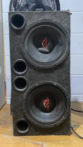 Caixote com 02 alto Falante de 12" com 550 watts RMS cada alto Falante sem Twitter(usado)
