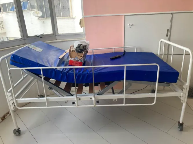 Cama hospitalar elétrica