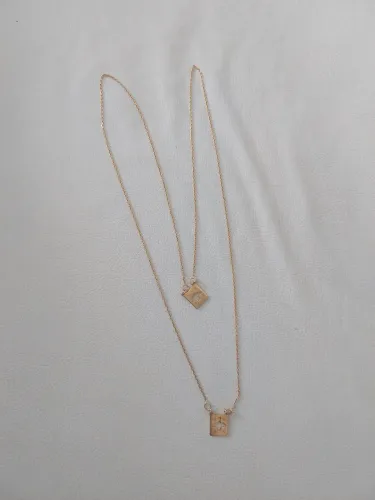 Escapulário Rommanel Banhado A Ouro Pingentes Espírito Santo Vazado