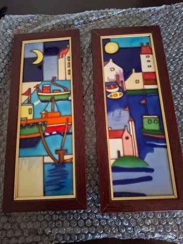Par de quadros decorativos em azulejps ceramicos esmaltados