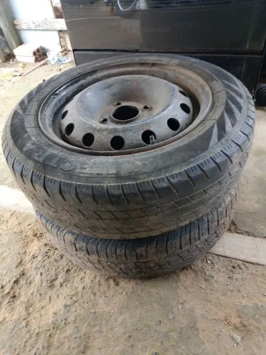 2 rodas com pneu montada