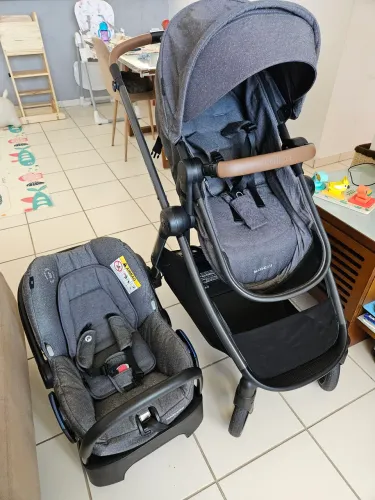 Carrinho e bebê conforto completo maxi cosi com capa brinde