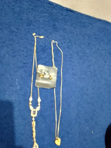 Vendo correntinha semi jóias zera nunca usada