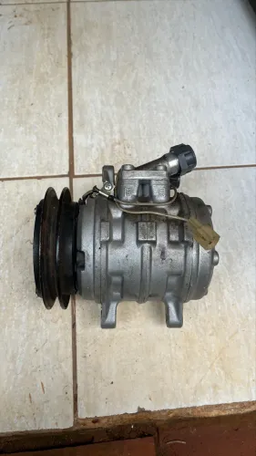 Compressor do ar condicionado do uno fiasa 