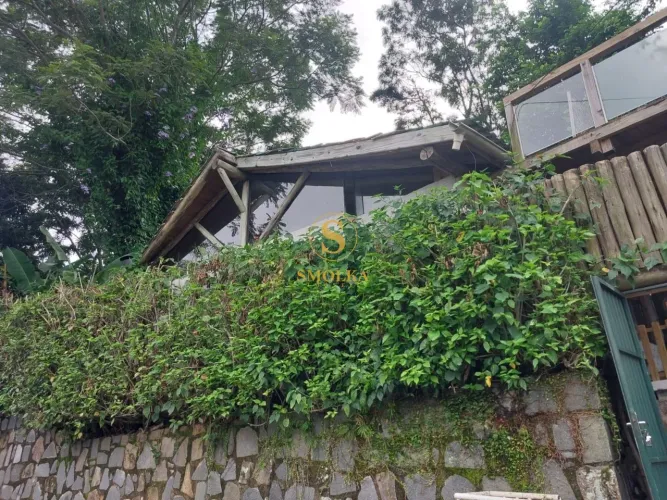 Studio à venda de 2 dormitórios, sendo 1 suíte, no bairro Sambaqui, Florianópolis/SC.
