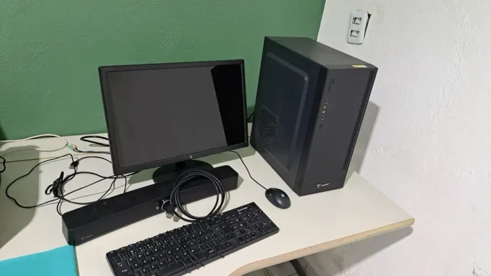 PC completo + Monitor + Soundbar (Para reparo/Peças)