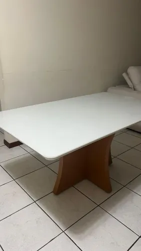 Conjunto de mesa e cadeiras - 6 lugares
