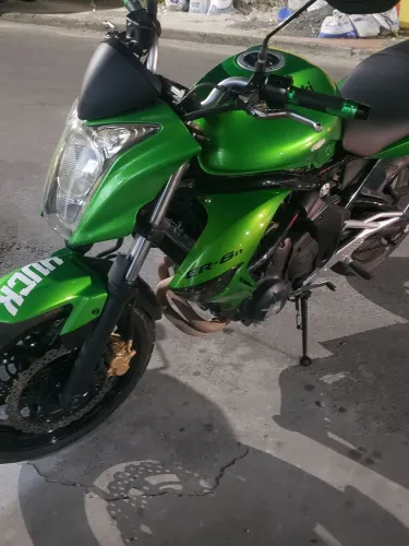 Kawazaki er6n, sem nada a fazer,é só pegar e rodar.