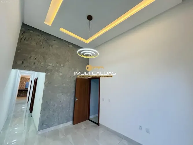 Casa Moderna com Pé-Direito Alto | 2 Quartos | Suíte | Área Gourmet | Setor Serrano | R$ 2