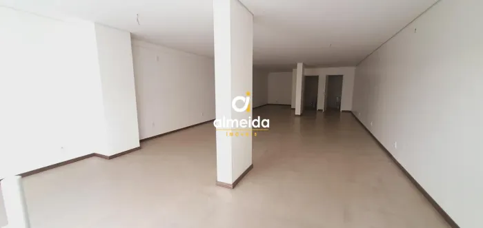 Sala comercial térrea do lado do Curso de Medicina Fleming e Pro Fit Academia