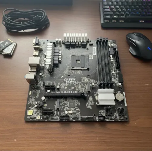 Placa-Mãe Login B450M AM4 (OEM ASRock) - BIOS Atualizada p/ Ryzen 5000