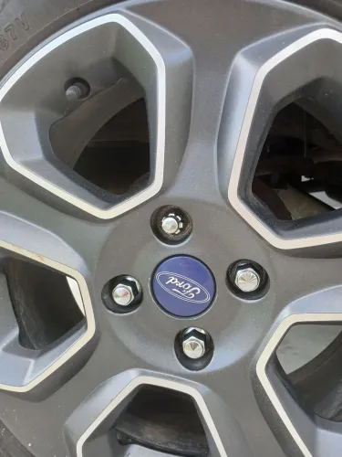Troco jogo de roda orinal ford aro 16 com pneus novos,.