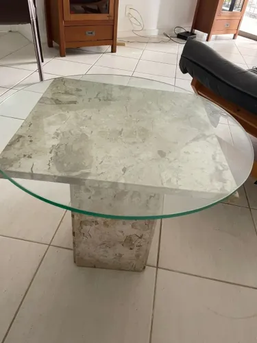 Conjunto de mármore (Mesa de jantar, aparador, mesa de centro)