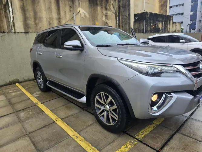 Toyota Hilux SW4 SRX 4X4 2.8 TDI 16V Dies. Aut. 2017