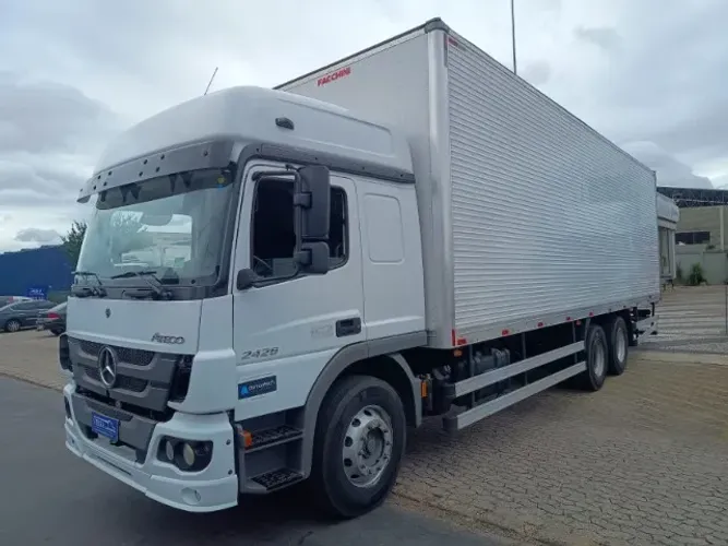 Mercedes Atego 2426 ano 2022 Baú