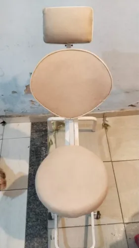 Vendo cadeira de maquiagem dobrável